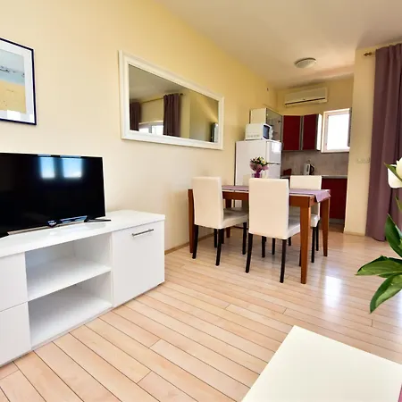 Apartment Melandura-8 By Interhome *
