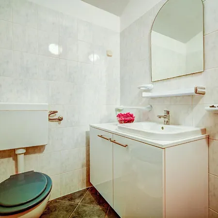 Appartement Melandura-8 By Interhome Dinjiška